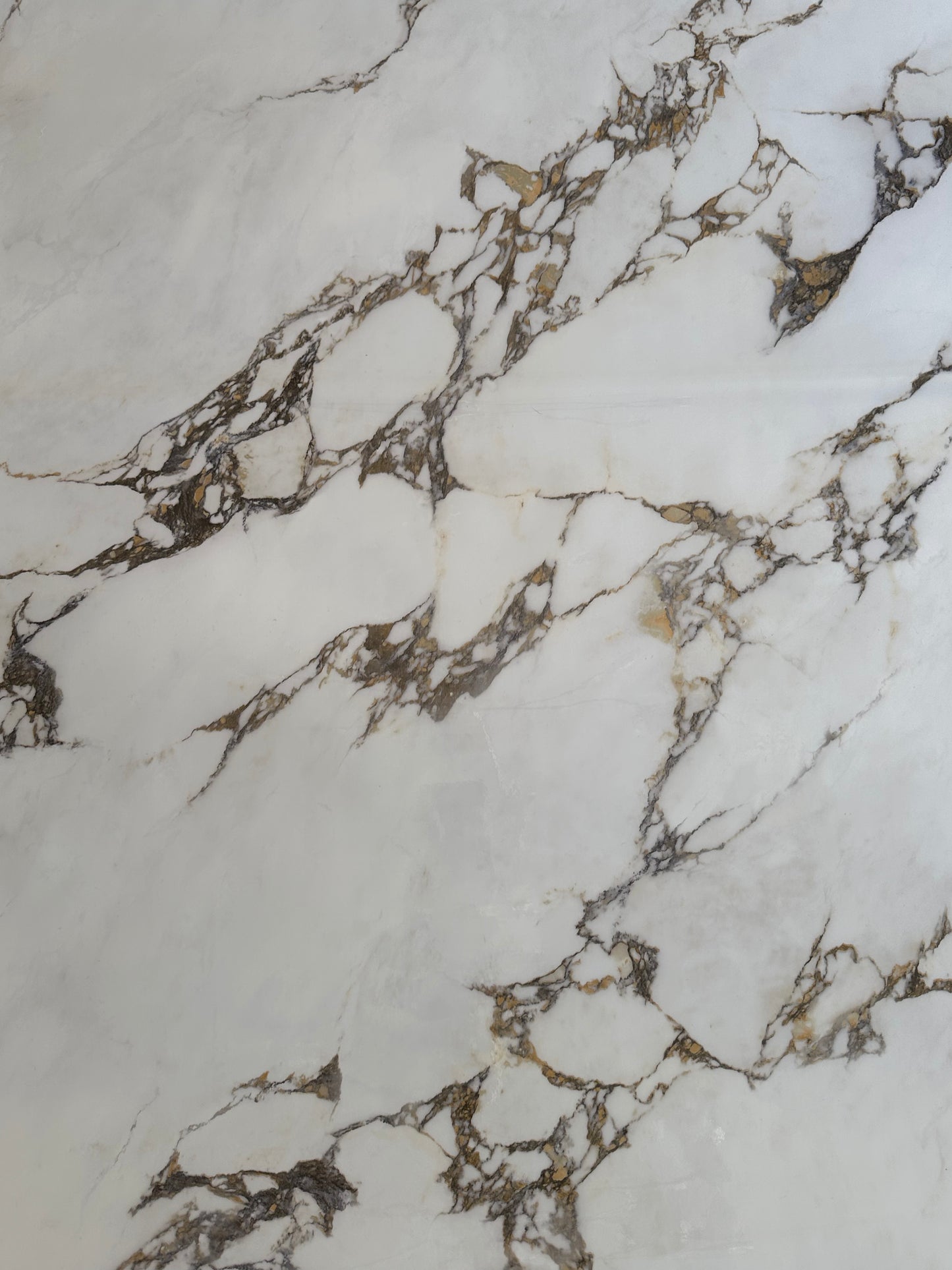 Viola Marmor Gloss
